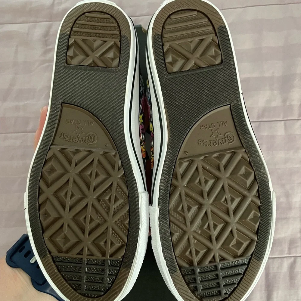 NIB girls converse low sneakers - Picture 6 of 8